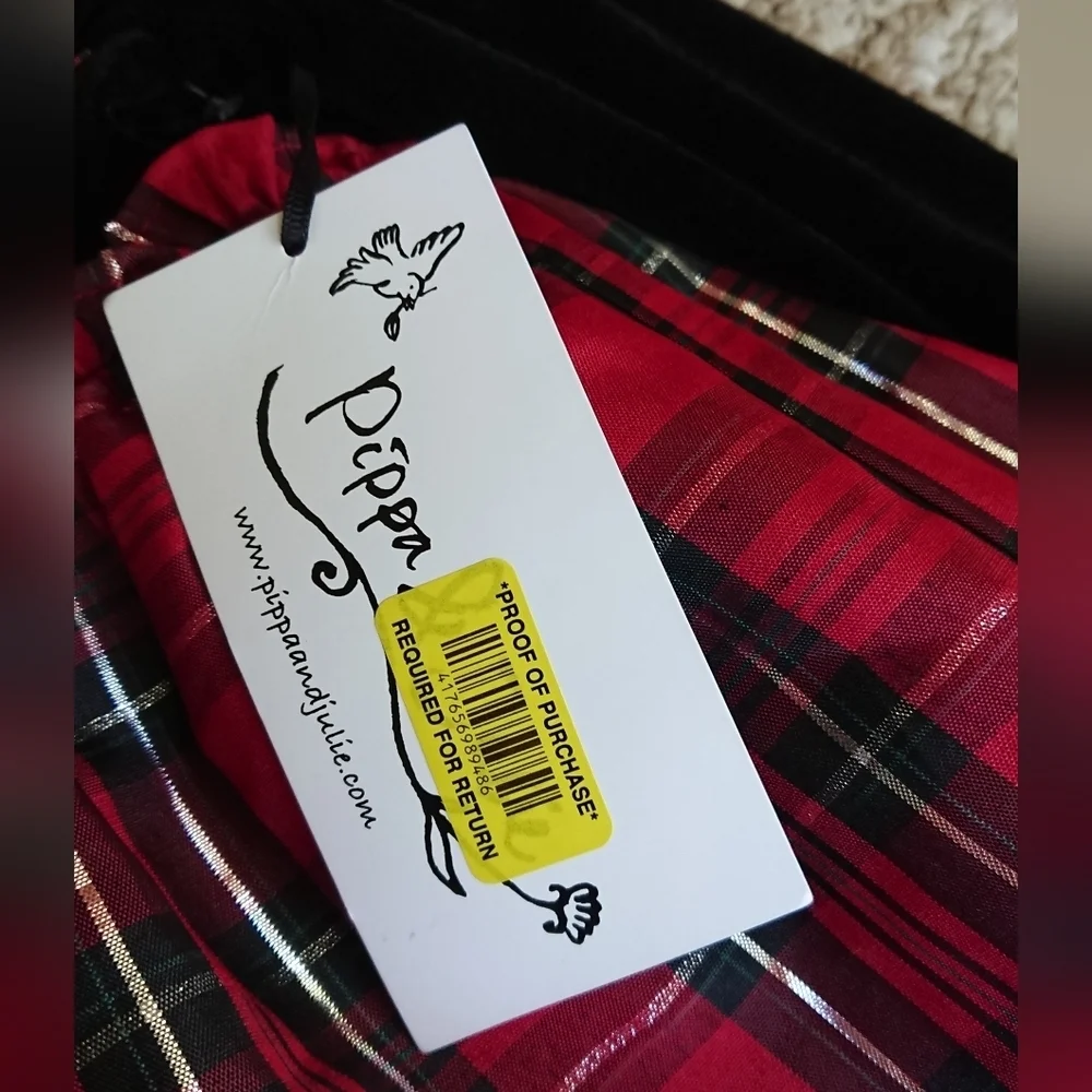 Pippa & Julie Velvet Plaid Dress in Plaid Red & Black girl Dress size 6